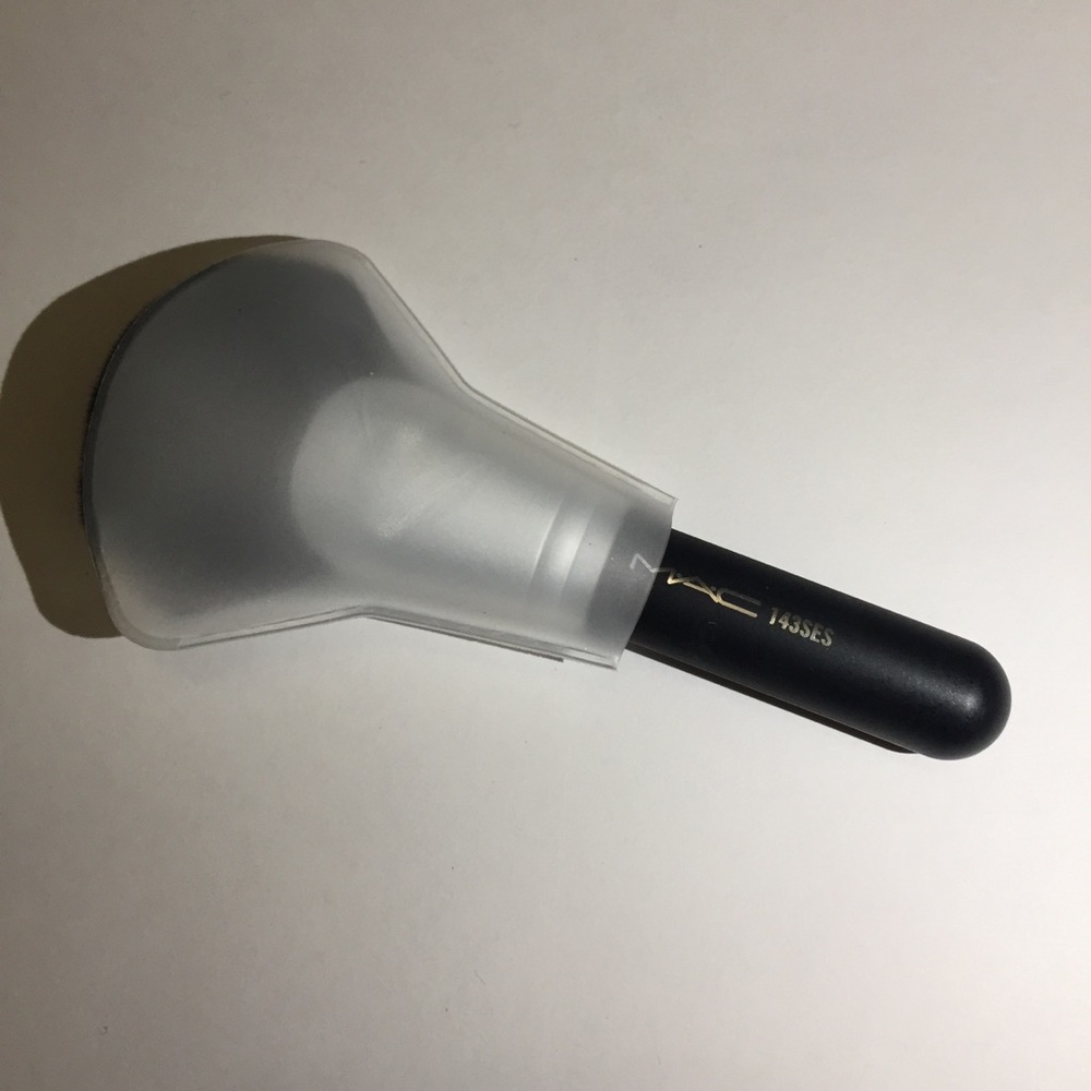 Mac brush 143SES
